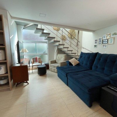 Casa em Condomínio com 173m², 4 quartos, 3 suítes, 2 garagens, no bairro Cachoeira do Bom Jesus em Florianópolis