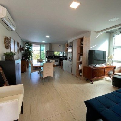 Casa em Condomínio com 173m², 4 quartos, 3 suítes, 2 garagens, no bairro Cachoeira do Bom Jesus em Florianópolis