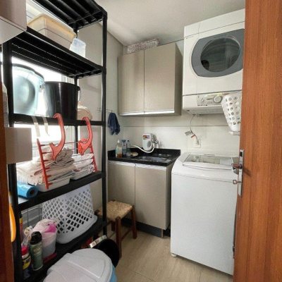 Casa em Condomínio com 173m², 4 quartos, 3 suítes, 2 garagens, no bairro Cachoeira do Bom Jesus em Florianópolis