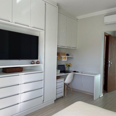 Casa em Condomínio com 173m², 4 quartos, 3 suítes, 2 garagens, no bairro Cachoeira do Bom Jesus em Florianópolis