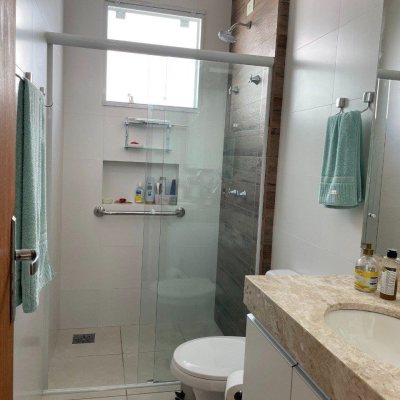 Casa em Condomínio com 173m², 4 quartos, 3 suítes, 2 garagens, no bairro Cachoeira do Bom Jesus em Florianópolis