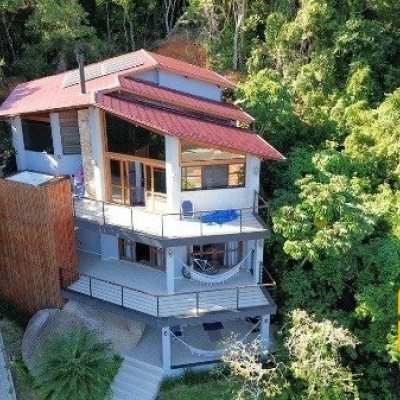 Casa Residencial com 350m², 5 quartos, 3 suítes, 4 garagens, no bairro Lagoa da Conceição em Florianópolis