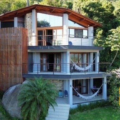 Casa Residencial com 350m², 5 quartos, 3 suítes, 4 garagens, no bairro Lagoa da Conceição em Florianópolis