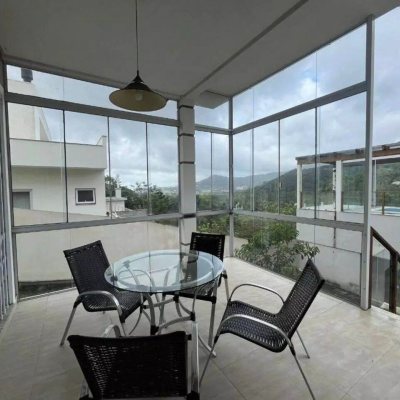 Casa em Condomínio com 650m², 4 quartos, 2 suítes, 4 garagens, no bairro Córrego Grande em Florianópolis