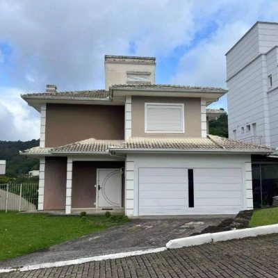 Casa em Condomínio com 650m², 4 quartos, 2 suítes, 4 garagens, no bairro Córrego Grande em Florianópolis