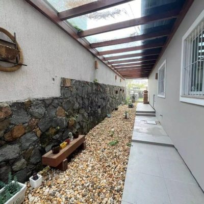 Casa em Condomínio com 650m², 4 quartos, 2 suítes, 4 garagens, no bairro Córrego Grande em Florianópolis