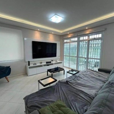 Casa em Condomínio com 650m², 4 quartos, 2 suítes, 4 garagens, no bairro Córrego Grande em Florianópolis