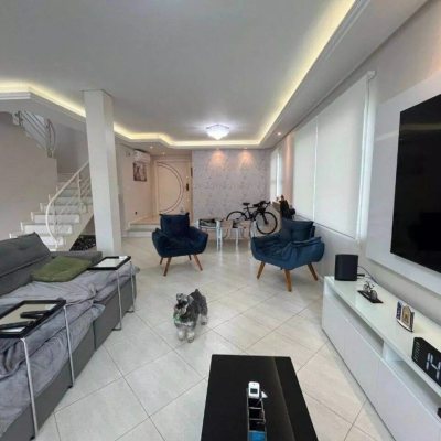 Casa em Condomínio com 650m², 4 quartos, 2 suítes, 4 garagens, no bairro Córrego Grande em Florianópolis