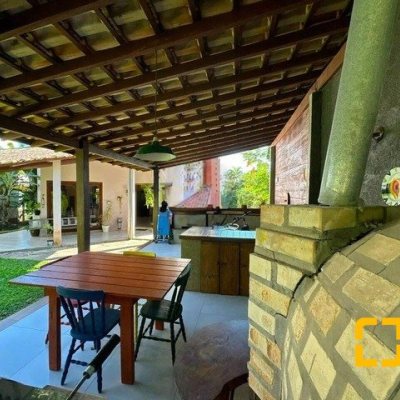 Casa em Condomínio com 297m², 5 quartos, 1 suíte, 3 garagens, no bairro Cachoeira do Bom Jesus em Florianópolis