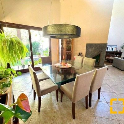 Casa em Condomínio com 297m², 5 quartos, 1 suíte, 3 garagens, no bairro Cachoeira do Bom Jesus em Florianópolis