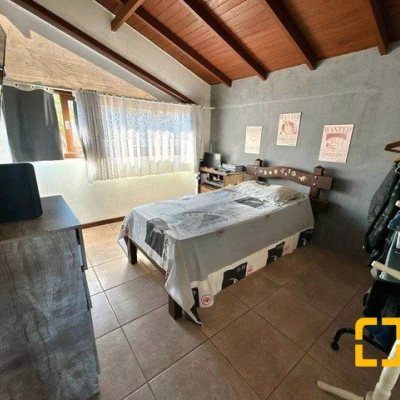 Casa em Condomínio com 297m², 5 quartos, 1 suíte, 3 garagens, no bairro Cachoeira do Bom Jesus em Florianópolis