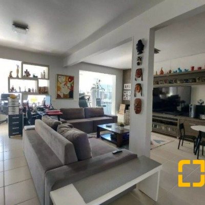 Casa Residencial com 585m², 5 quartos, 3 suítes, 6 garagens, no bairro João Paulo em Florianópolis