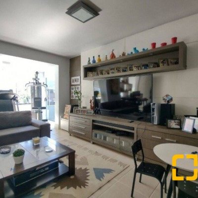 Casa Residencial com 585m², 5 quartos, 3 suítes, 6 garagens, no bairro João Paulo em Florianópolis