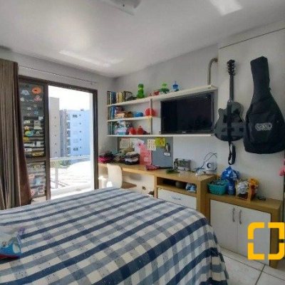 Casa Residencial com 585m², 5 quartos, 3 suítes, 6 garagens, no bairro João Paulo em Florianópolis