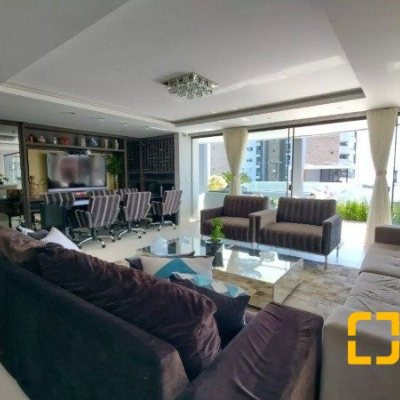 Casa Residencial com 585m², 5 quartos, 3 suítes, 6 garagens, no bairro João Paulo em Florianópolis