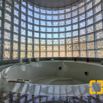 Casa Residencial com 585m², 5 quartos, 3 suítes, 6 garagens, no bairro João Paulo em Florianópolis