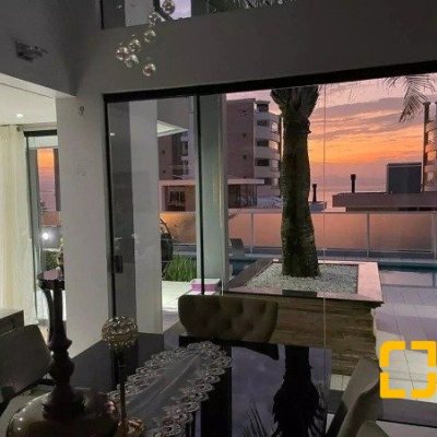 Casa Residencial com 585m², 5 quartos, 3 suítes, 6 garagens, no bairro João Paulo em Florianópolis