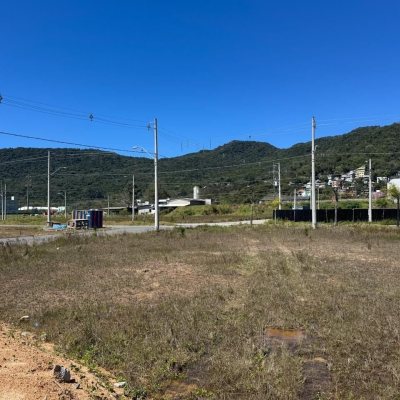 Terrenos Residenciais com 450m², no bairro Ingleses do Rio Vermelho em Florianópolis