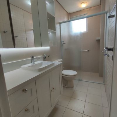 Apartamentos com 121m², 4 quartos, 2 suítes, 2 garagens, no bairro Balneário em Florianópolis