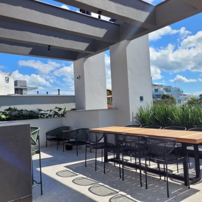 Apartamentos com 47m², 1 quarto, 1 garagem, no bairro Canasvieiras em Florianópolis