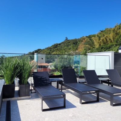 Apartamentos com 47m², 1 quarto, 1 garagem, no bairro Canasvieiras em Florianópolis