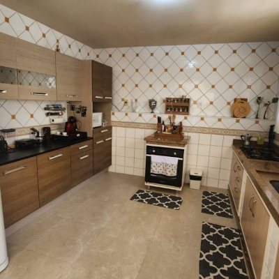 Casa Residencial com 396m², 4 quartos, 1 suíte, 4 garagens, no bairro Itacorubi em Florianópolis