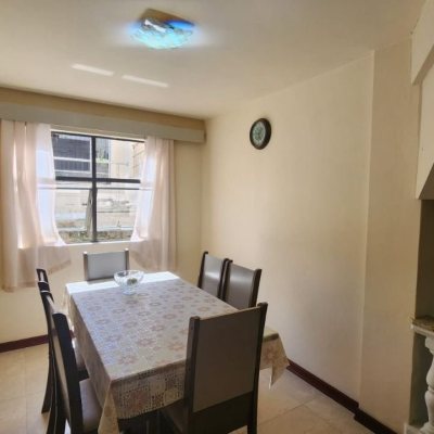 Casa Residencial com 396m², 4 quartos, 1 suíte, 4 garagens, no bairro Itacorubi em Florianópolis