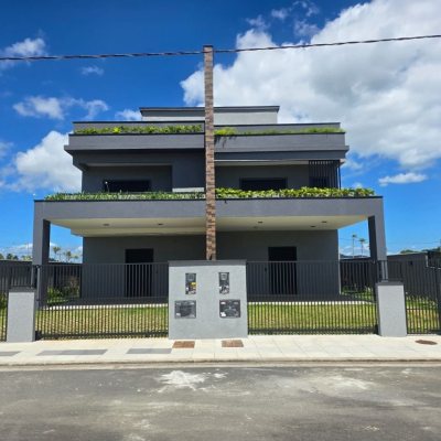 Casa Residencial com 260m², 3 quartos, 3 suítes, 2 garagens, no bairro Vargem Do Bom Jesus em Florianópolis