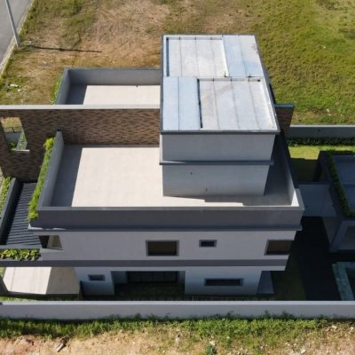 Casa Residencial com 260m², 3 quartos, 3 suítes, 2 garagens, no bairro Vargem Do Bom Jesus em Florianópolis
