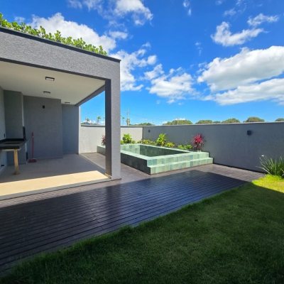 Casa Residencial com 260m², 3 quartos, 3 suítes, 2 garagens, no bairro Vargem Do Bom Jesus em Florianópolis