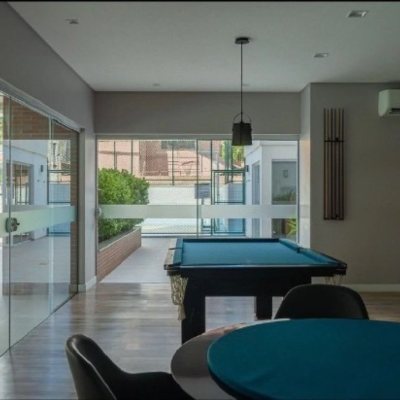 Apartamentos com 122m², 3 quartos, 1 suíte, 2 garagens, no bairro Agronômica em Florianópolis