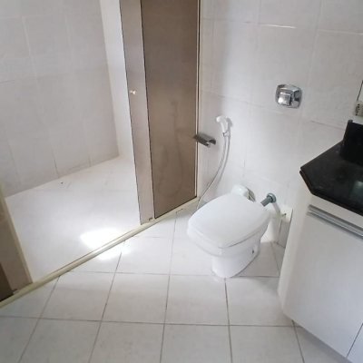 Casa Residencial com 237m², 5 quartos, 1 suíte, 6 garagens, no bairro Balneário em Florianópolis