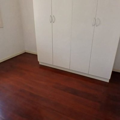 Casa Residencial com 237m², 5 quartos, 1 suíte, 6 garagens, no bairro Balneário em Florianópolis