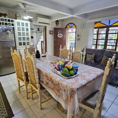 Casa Residencial com 180m², 4 quartos, 2 suítes, 2 garagens, no bairro Passa Vinte em Palhoça