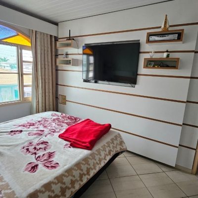 Casa Residencial com 180m², 4 quartos, 2 suítes, 2 garagens, no bairro Passa Vinte em Palhoça