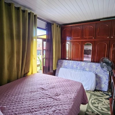 Casa Residencial com 180m², 4 quartos, 2 suítes, 2 garagens, no bairro Passa Vinte em Palhoça