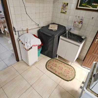 Casa Residencial com 180m², 4 quartos, 2 suítes, 2 garagens, no bairro Passa Vinte em Palhoça