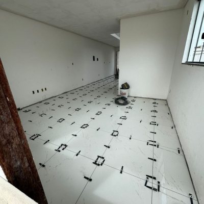 Sobrado Residencial com 107m², 2 quartos, 2 suítes, 1 garagem, no bairro São João Do Rio Vermelho em Florianópolis