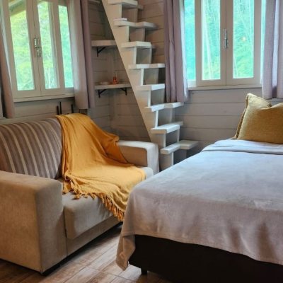 Sitio com 3025m², 1 quarto, 5 garagens, no bairro Loeffelscheidt em Águas Mornas