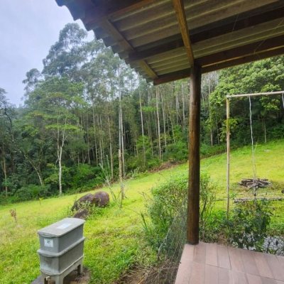 Sitio com 3025m², 1 quarto, 5 garagens, no bairro Loeffelscheidt em Águas Mornas