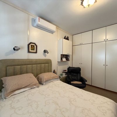 Casa Residencial com 416m², 3 quartos, 1 suíte, 4 garagens, no bairro Morro Da Cruz em Florianópolis