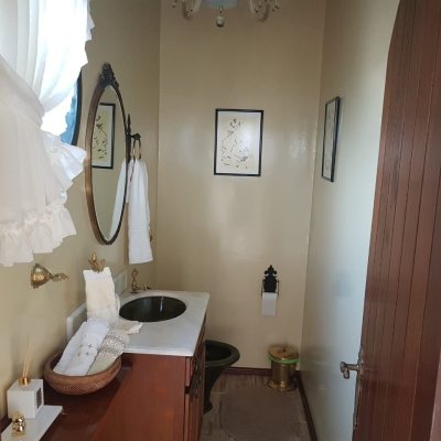 Casa Residencial com 416m², 3 quartos, 1 suíte, 4 garagens, no bairro Morro Da Cruz em Florianópolis