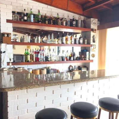 Casa Residencial com 416m², 3 quartos, 1 suíte, 4 garagens, no bairro Morro Da Cruz em Florianópolis