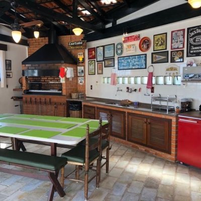 Casa Residencial com 416m², 3 quartos, 1 suíte, 4 garagens, no bairro Morro Da Cruz em Florianópolis