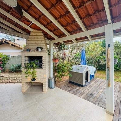 Casa Residencial com 160m², 4 quartos, 2 garagens, no bairro Lagoa Da Conceição em Florianópolis