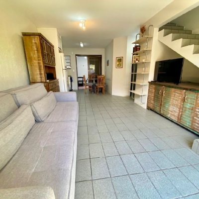 Casa em Condomínio com 73m², 2 quartos, 1 garagem, no bairro Jurerê em Florianópolis