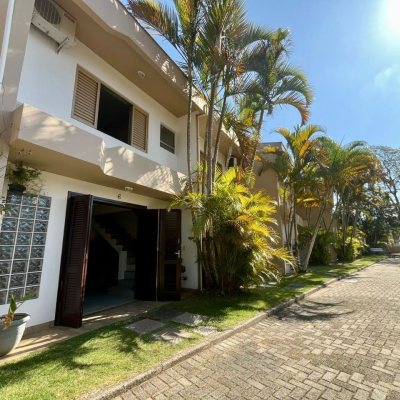 Casa em Condomínio com 73m², 2 quartos, 1 garagem, no bairro Jurerê em Florianópolis