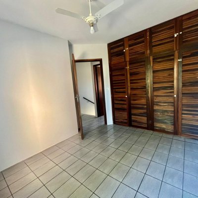 Casa em Condomínio com 73m², 2 quartos, 1 garagem, no bairro Jurerê em Florianópolis