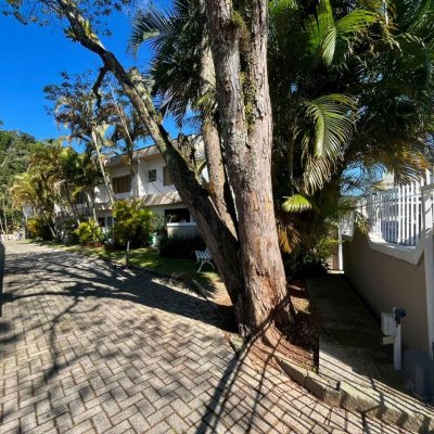 Casa em Condomínio com 73m², 2 quartos, 1 garagem, no bairro Jurerê em Florianópolis