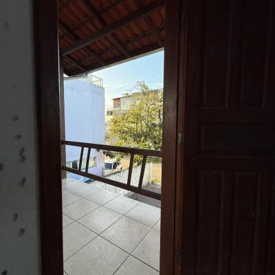 Casa Residencial com 140m², 4 quartos, 1 suíte, 1 garagem, no bairro Ingleses do Rio Vermelho em Florianópolis